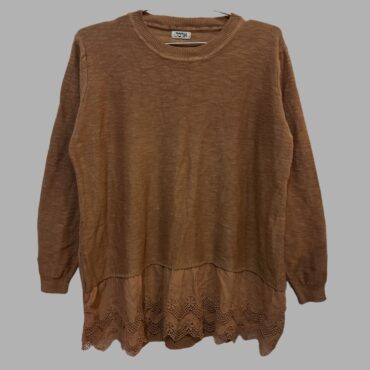 ׳ארבל׳ סריג חום בשילוב קרושה בסיומת בגזרה משוחררת מצב כמו חדש