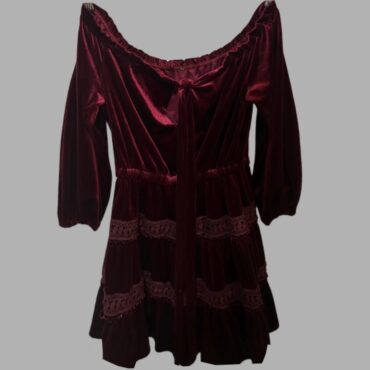 שמלת קטיפה בורדו גזרת A מידה S אוף שולדרס בשילוב תחרה וגומי במותן. מצב חדש