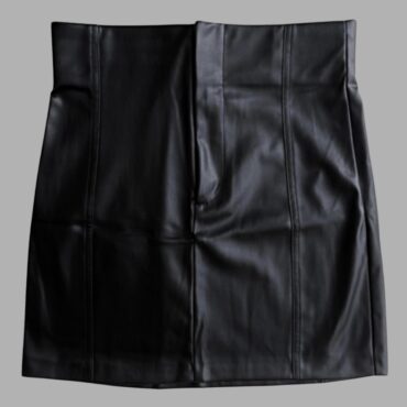ZARA חצאית דמוי עור שחורה מידה 42 אלגנטית סגירת רוכסן קדמי מצב חדש!
