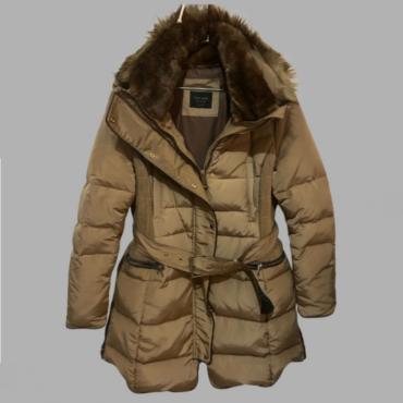 ZARA מעיל פוך חום מידה 42 עם חגורה וצווארון פרווה מלאכותית, מחמם מאוד
