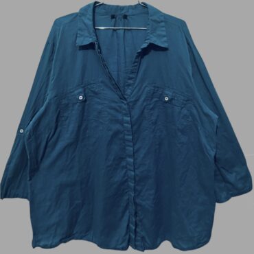 חולצה מכופתרת כחולה נייבי מידה 42 דקיקה ונעימה 100% כותנה מצב כמו חדש!