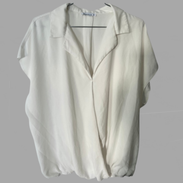 RENUAR חולצה אלגנטית לבנה שמנת מחשוף v מידה 44