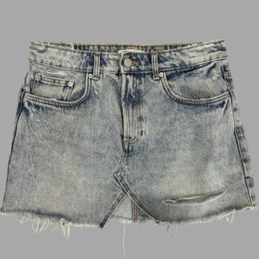 ZARA חצאית מיני ג׳ינס קרעים מידה M (תתאים לS( מותן 77 ס״מ) כמו חדשה!