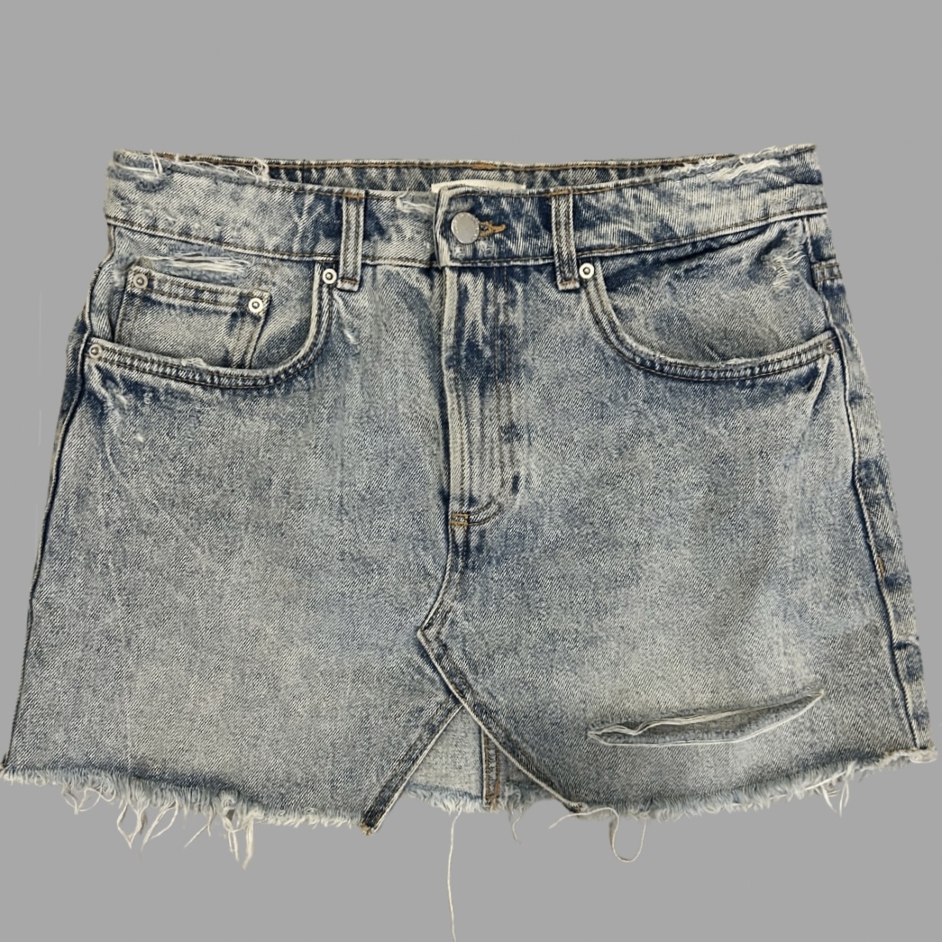 ZARA חצאית מיני ג׳ינס קרעים מידה M (תתאים לS( מותן 77 ס״מ) כמו חדשה!