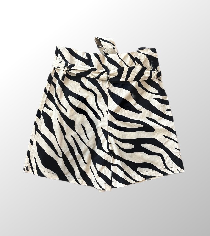 עם טיקט! מכנסיים קצרים מנומרים! בגזרה גבוהה! בשילוב חגורה!  Lumina מידה M – תמונה 3