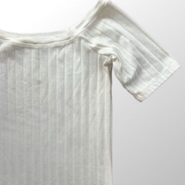 חולצה אוף שולדרס חדשה! S Zara