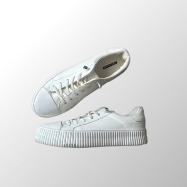 סניקרס לבנות עם פלטפורמה עדינה! RENUAR