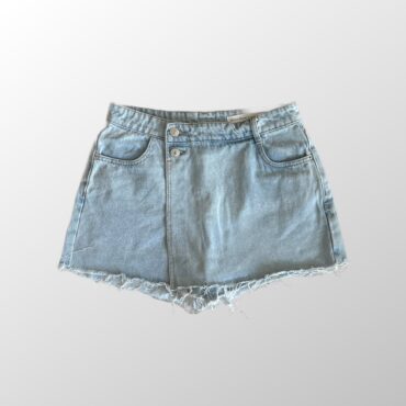 מכנסי חצאית ג׳ינס! RENUAR (קולקציה חדשה) צבע תכלת, בגזרה גבוהה! מידה 38 היקף מותן - 80 ס״מ